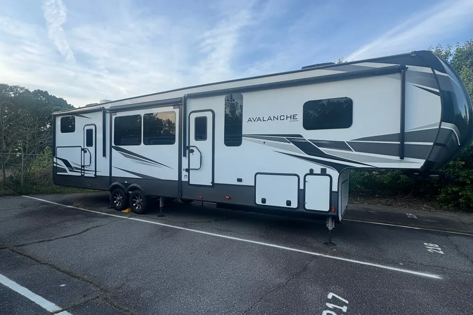 Matt's Keystone Avalanche Fifth Wheel