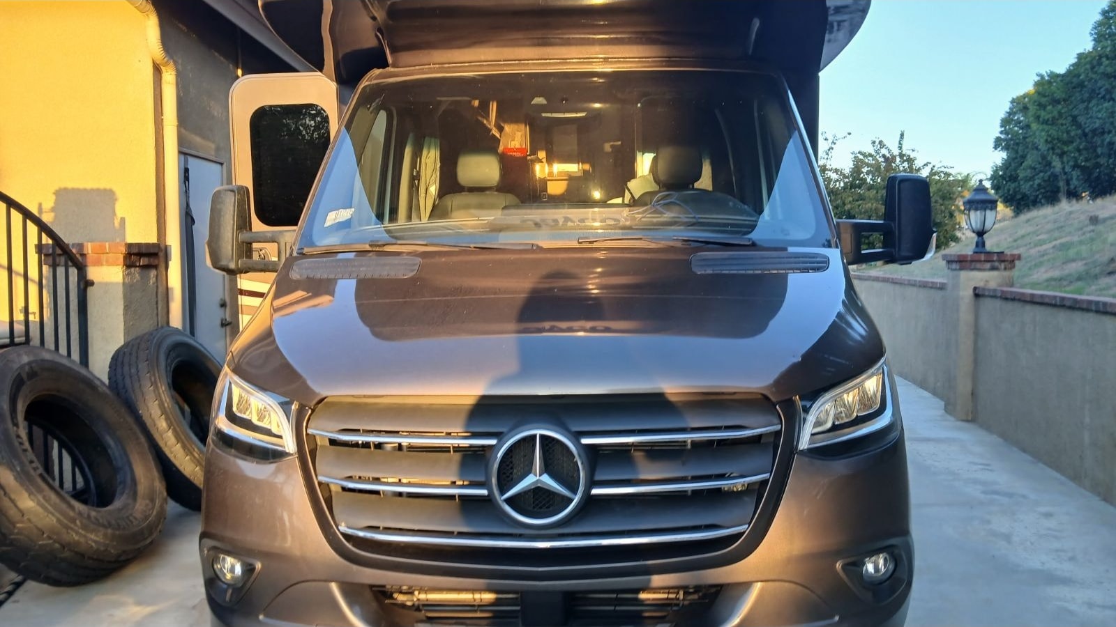 Luxury 2022 Mercedes Jayco Melbourne Prestige (Pet Friendly) WiFi, Exclusive Features