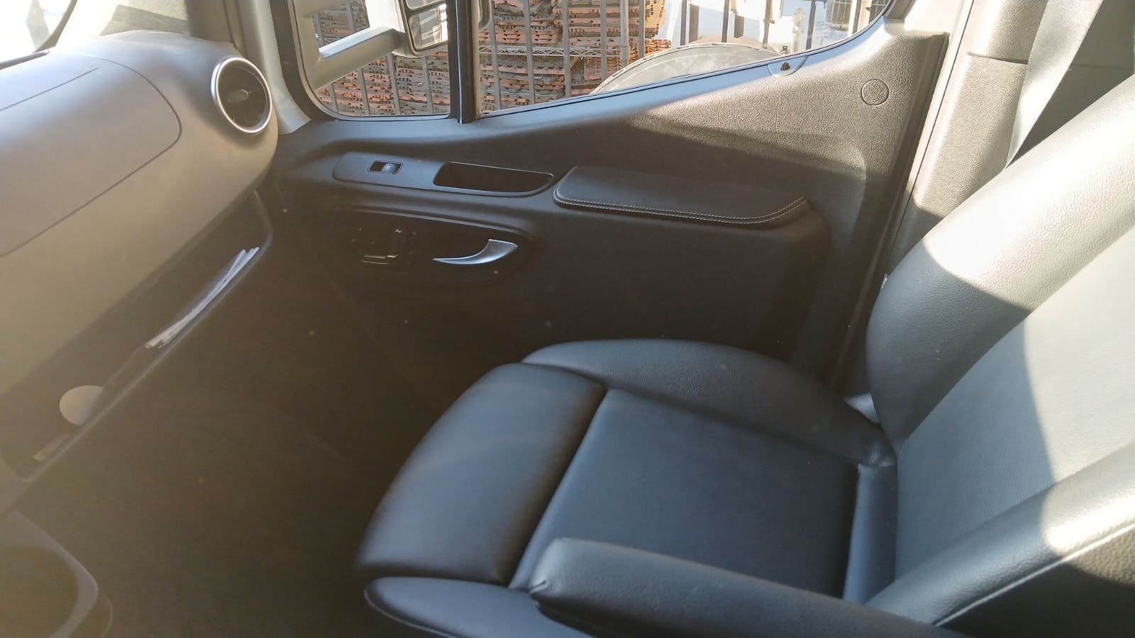 Luxury 2022 Mercedes Jayco Melbourne Prestige (Pet Friendly) WiFi, Exclusive Features