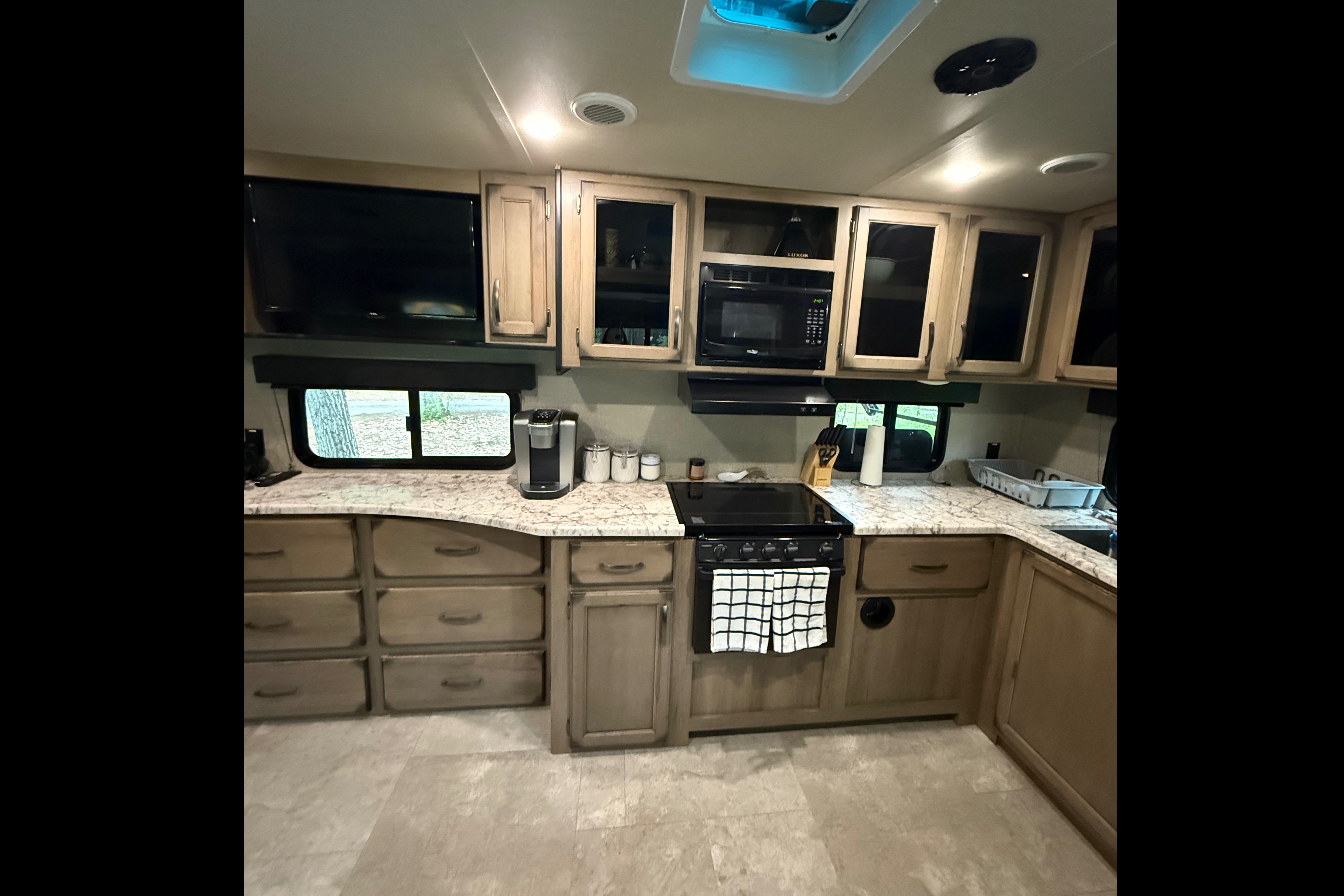 Gordon's Grand Design 28MKS Travel Trailer