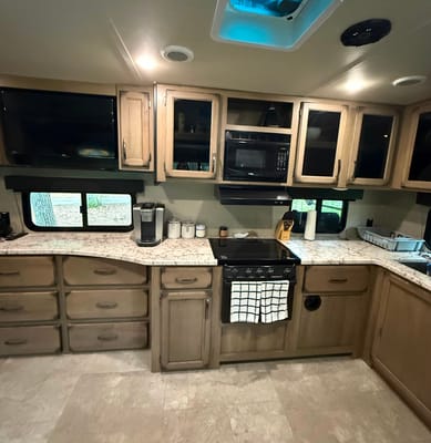 Gordon's Grand Design 28MKS Travel Trailer