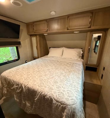 Gordon's Grand Design 28MKS Travel Trailer