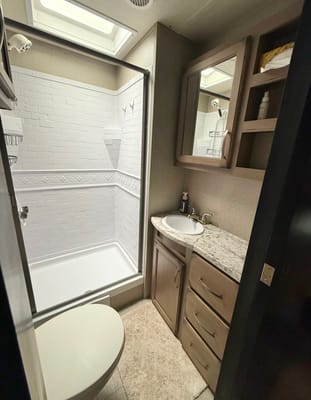 Gordon's Grand Design 28MKS Travel Trailer