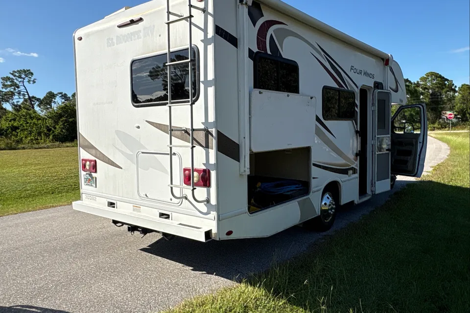 MARK's Thor Motor Coach four winds Class C