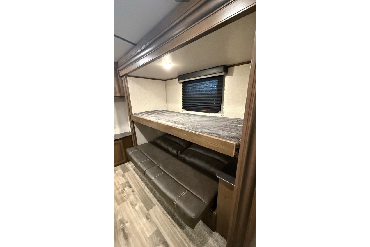 'Clementine' 2020 Keystone Cougar Half ton 34TSB ACO2090