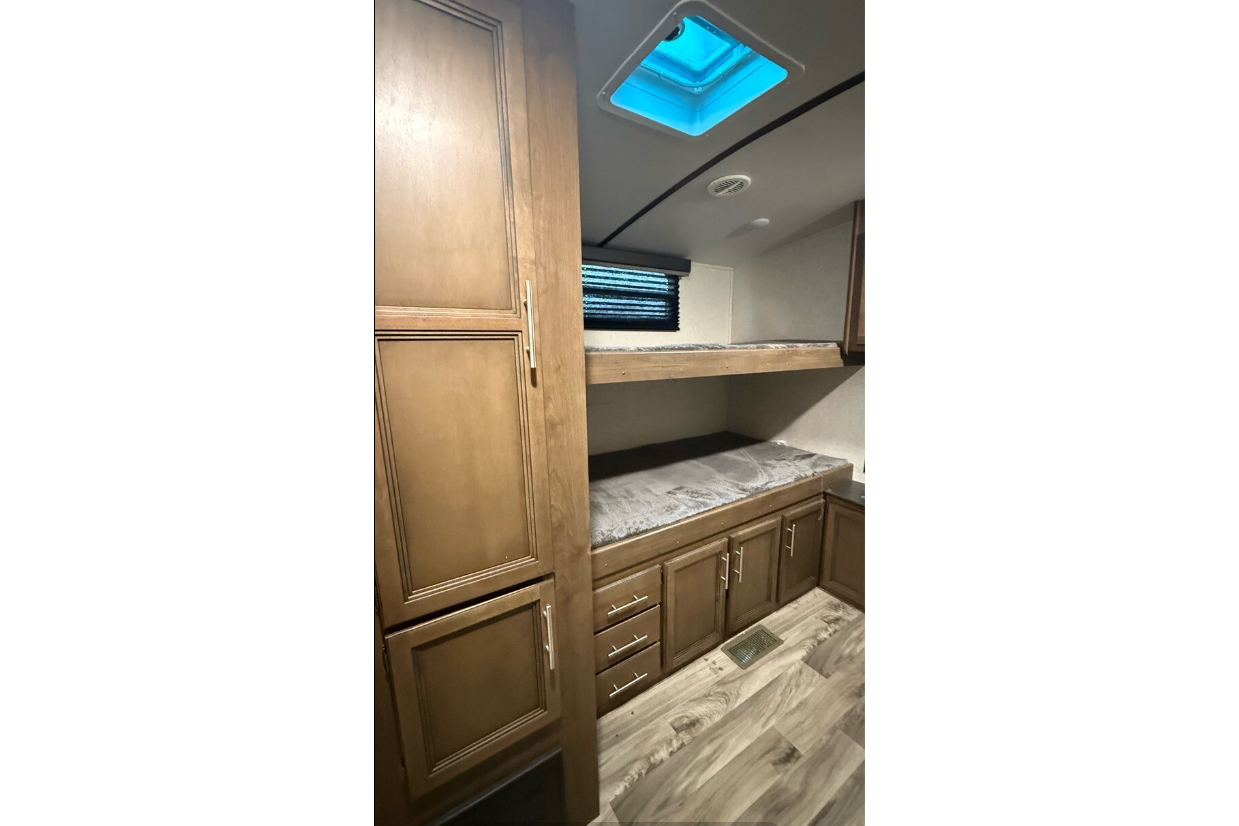 'Clementine' 2020 Keystone Cougar Half ton 34TSB ACO2090