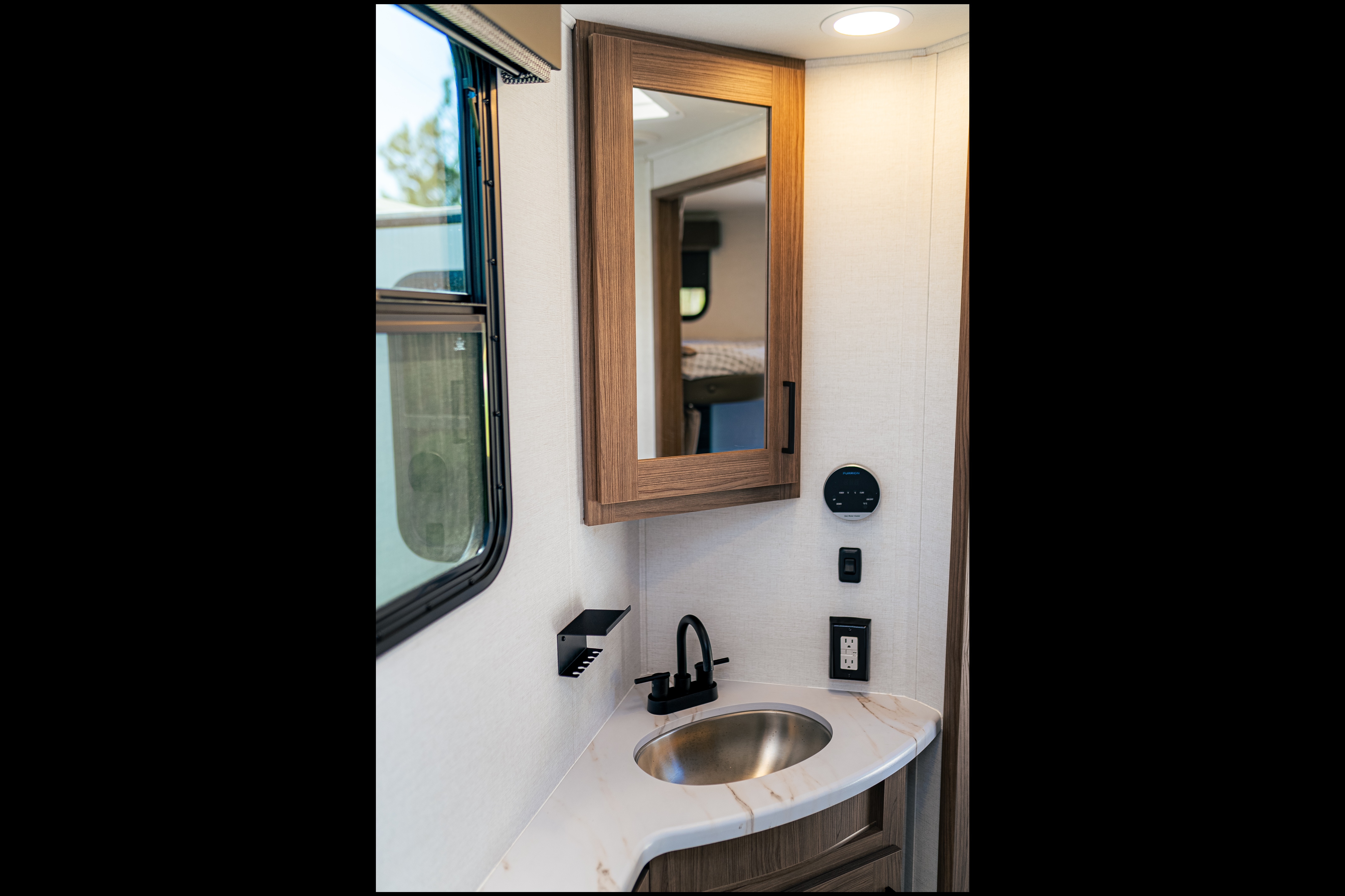 Travis's Alliance RV Delta 281BH Travel Trailer