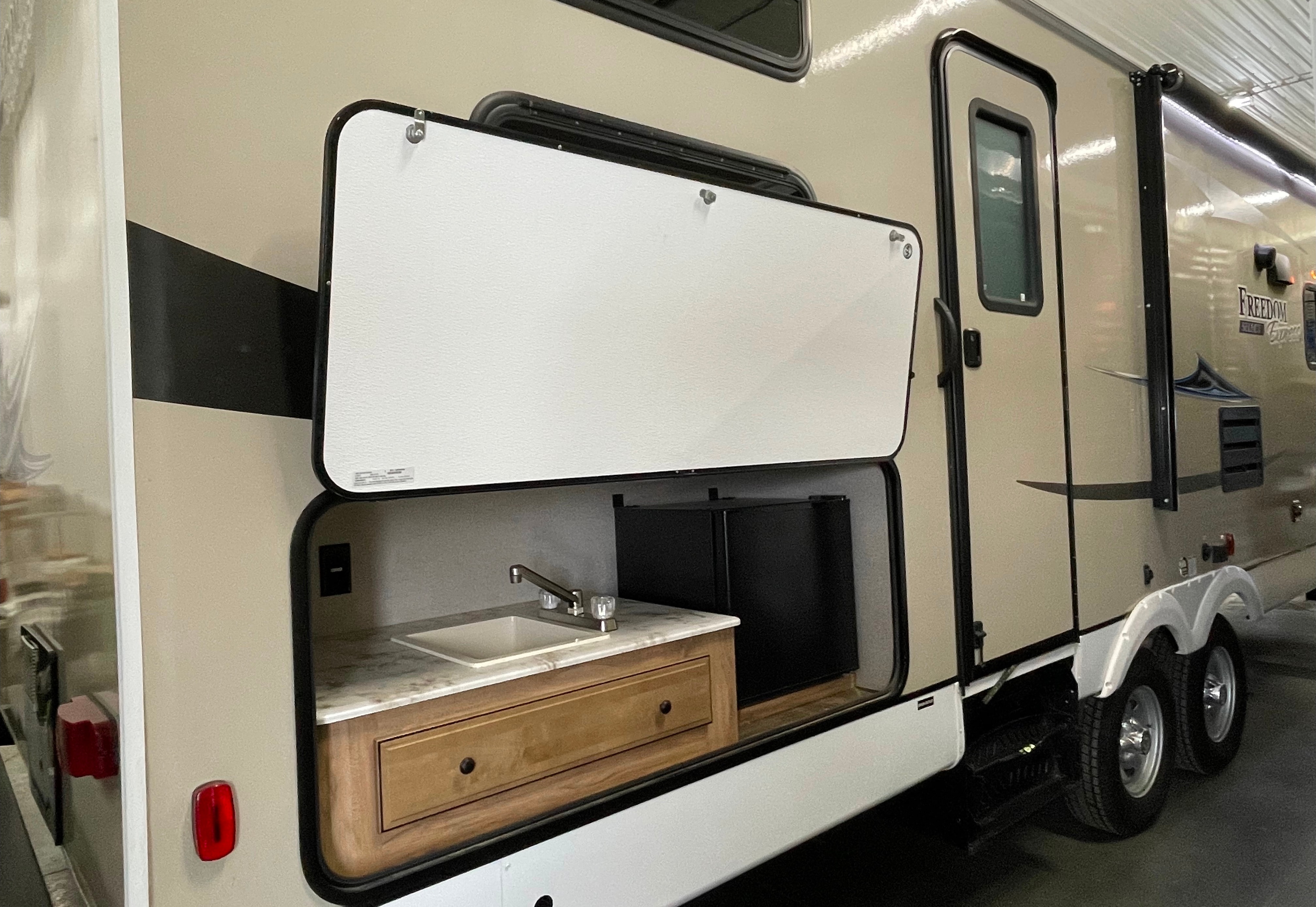 Matthews’ Coachmen Freedom Express Travel Trailer