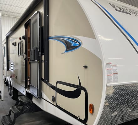Matthews’ Coachmen Freedom Express Travel Trailer