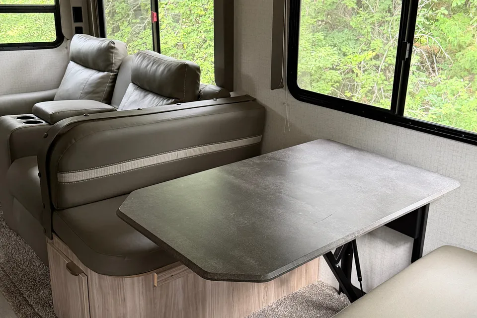 Luxury Camping Made Easy | Winnebago 2801BHS