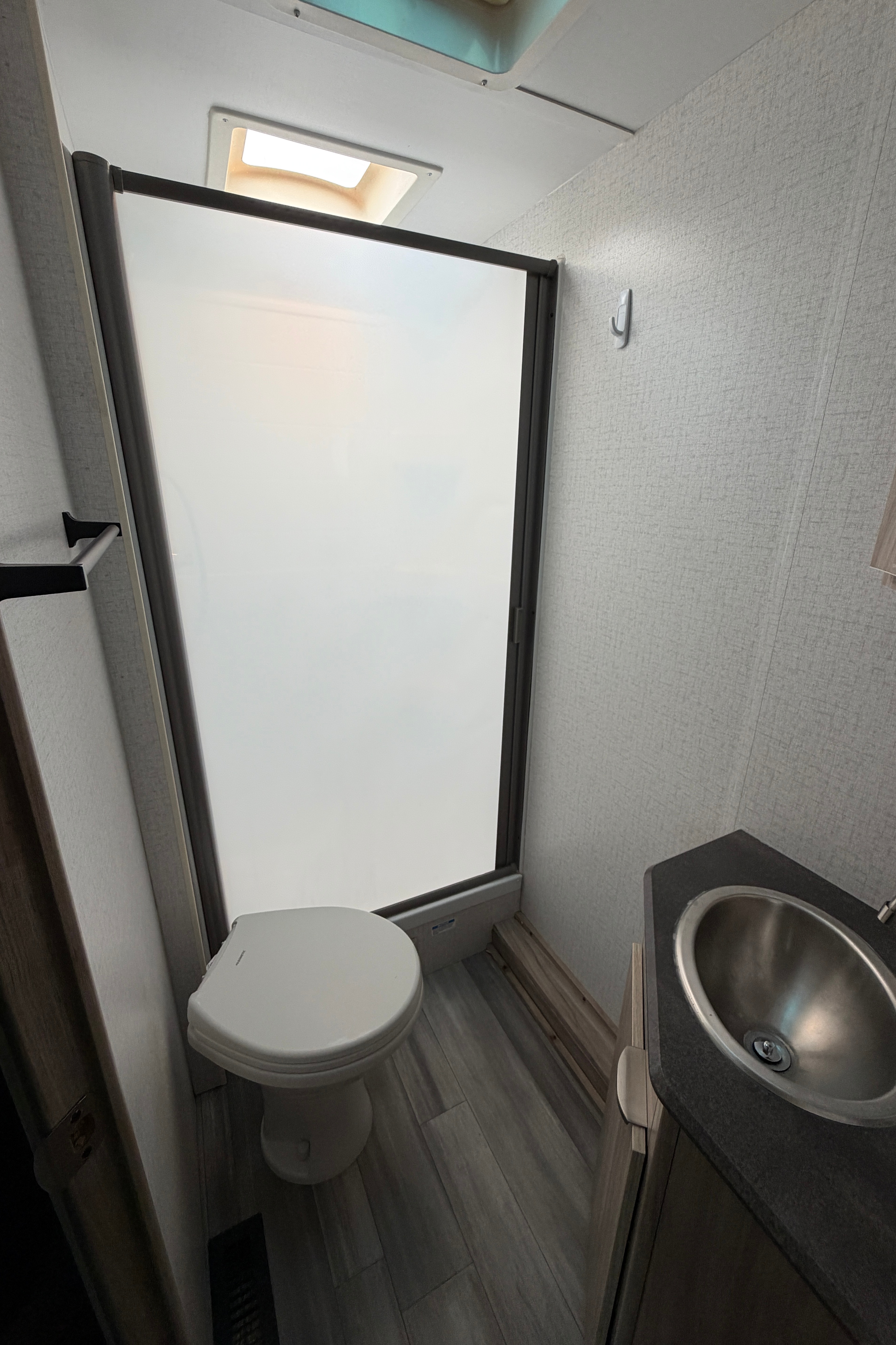 Luxury Camping Made Easy | Winnebago 2801BHS