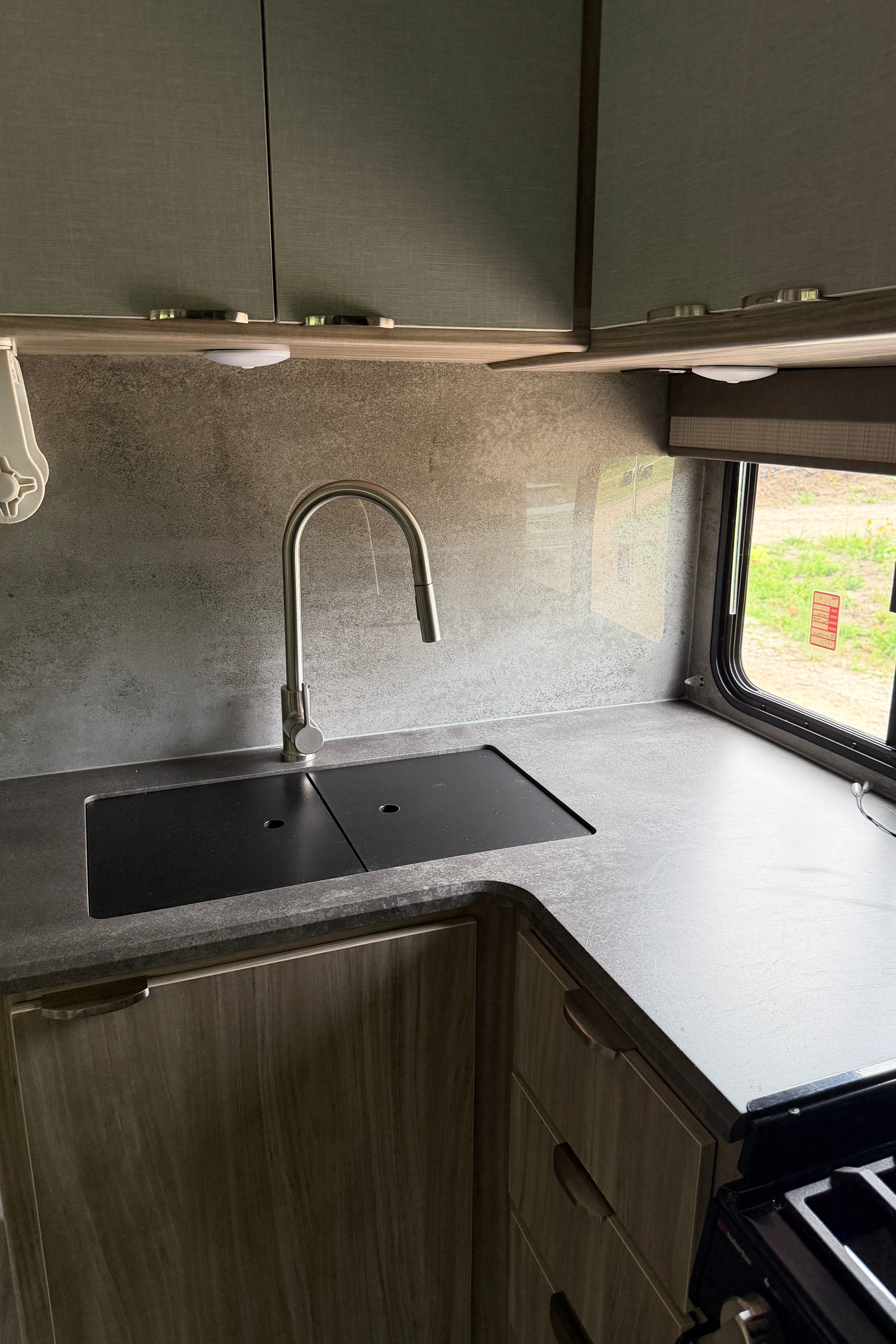 Luxury Camping Made Easy | Winnebago 2801BHS