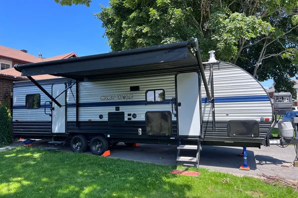 Grey Wolf 27RR (Rear Ramp) Toy Hauler
