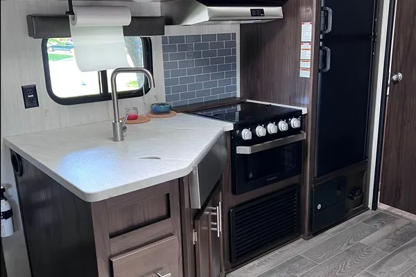 Grey Wolf 27RR (Rear Ramp) Toy Hauler