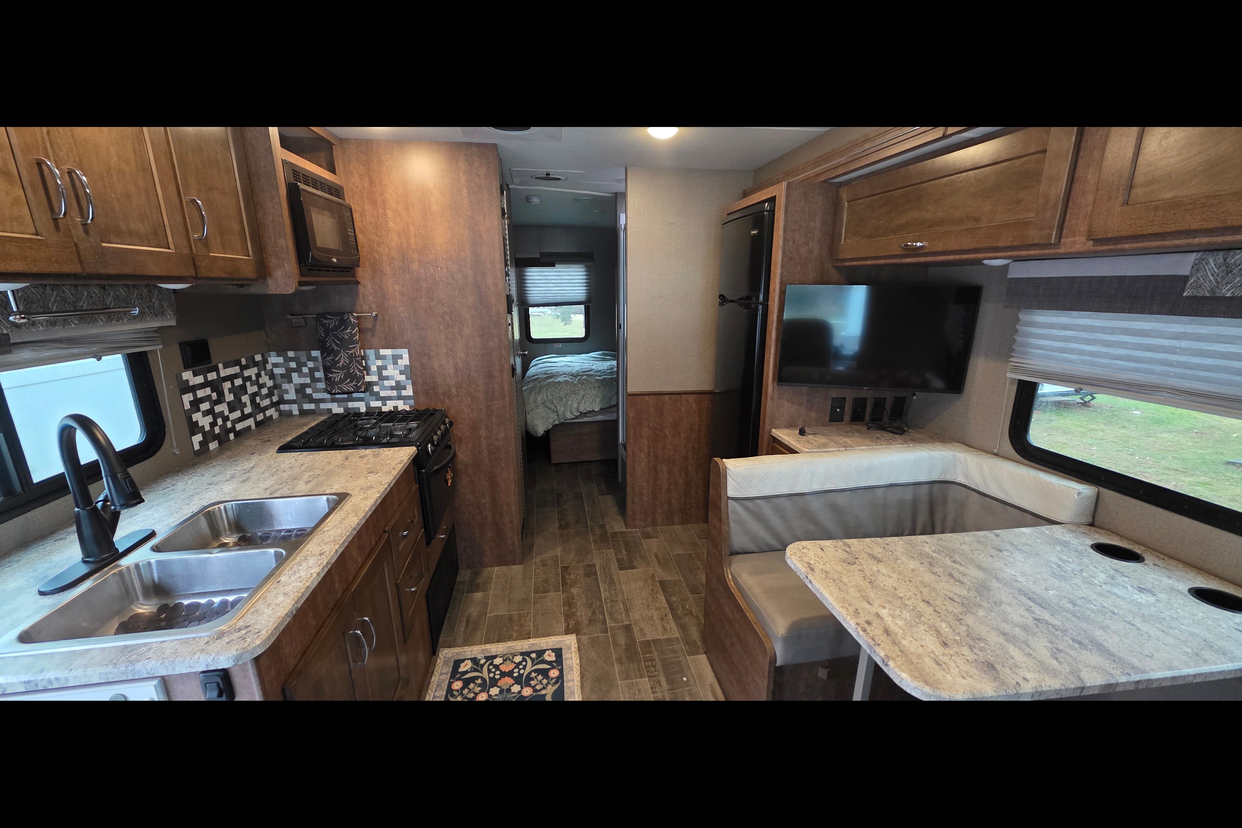 Bryan's Winnebago Intent Class A