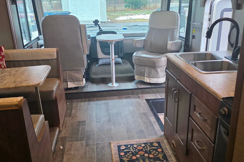 Bryan's Winnebago Intent Class A