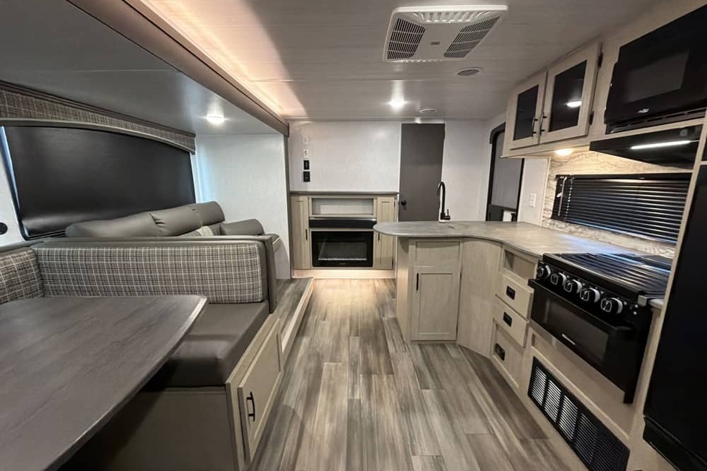 PenaBoulet Forest River Evo Travel Trailer