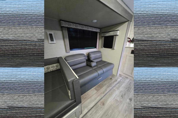 2023 Coachmen RV Catalina Legacy
