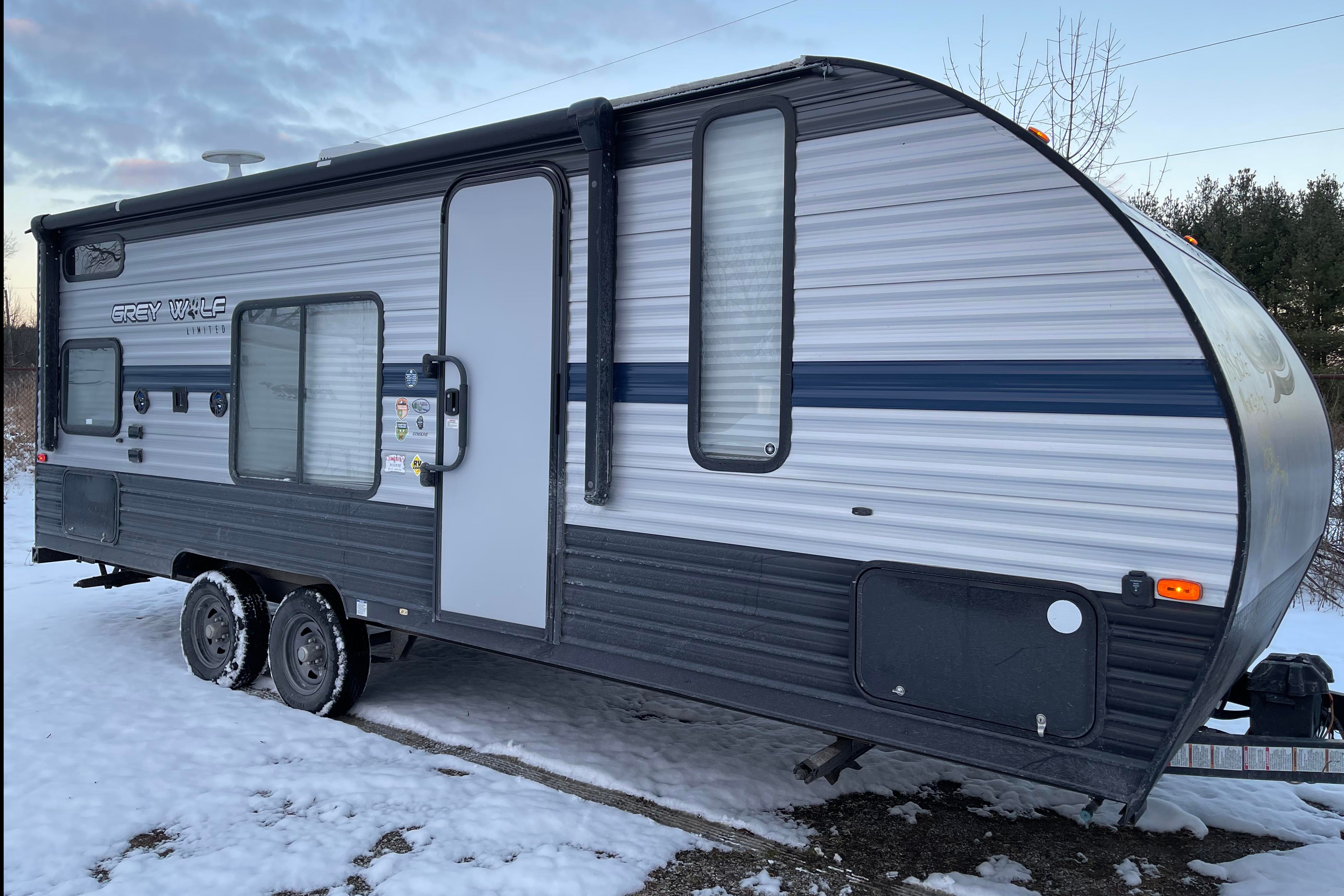 Family Friendly Trailer, Great for getaways! Sleeps up to 8