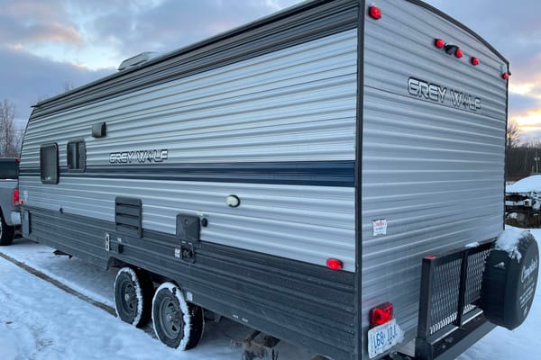 Family Friendly Trailer, Great for getaways! Sleeps up to 8