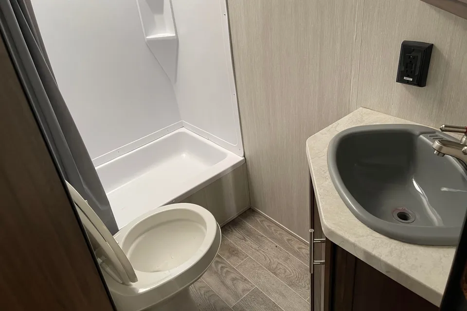 Family Friendly Trailer, Great for getaways! Sleeps up to 8