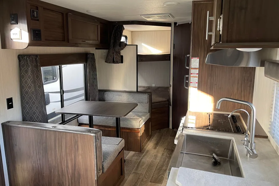 Family Friendly Trailer, Great for getaways! Sleeps up to 8