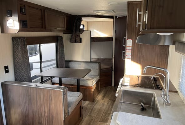Family Friendly Trailer, Great for getaways! Sleeps up to 8