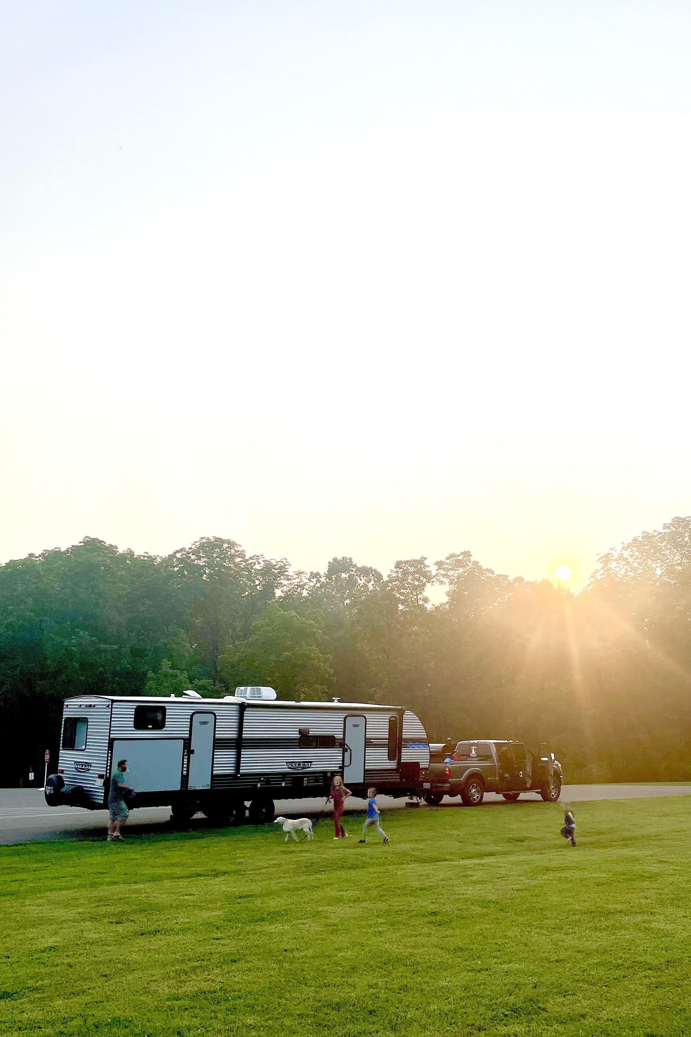 2022 Franklin Family RV - We Deliver & Setup !