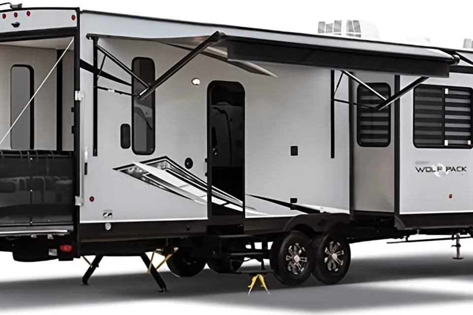 connar's Forest River 365wolfpack16 Fifth Wheel