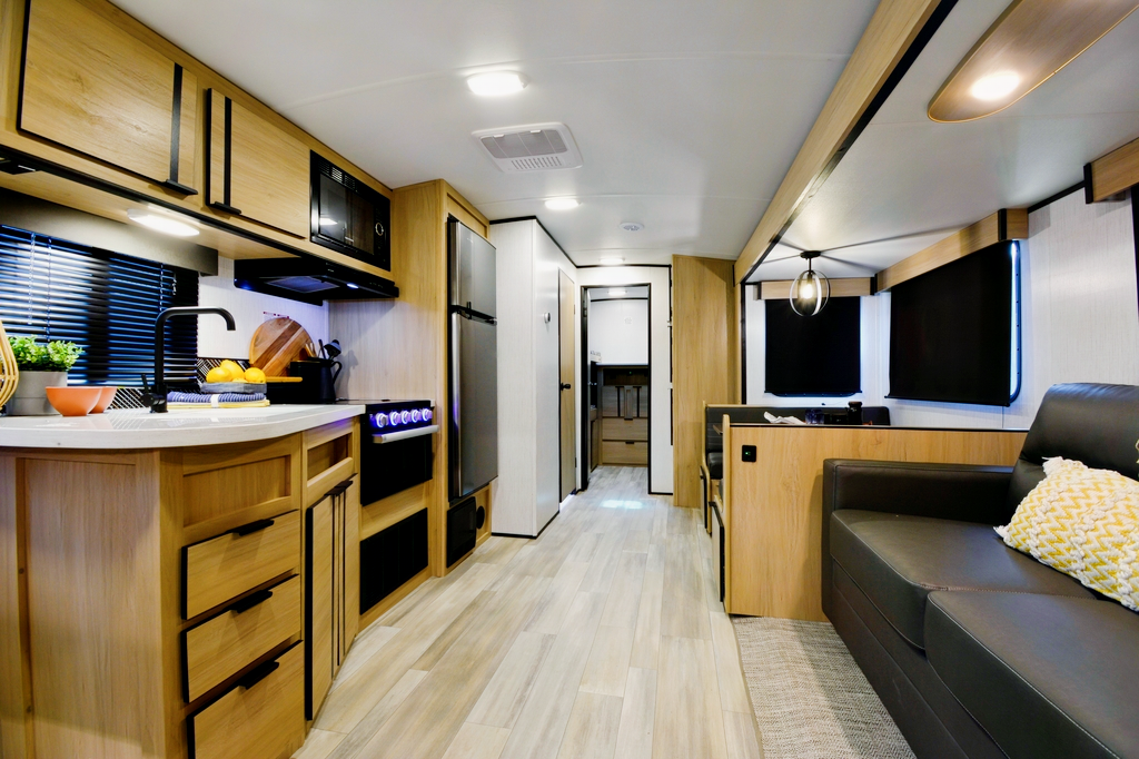 Say hello to "Wisdom"! Our 22 Radiance 28QD! Located near Table Rock Lake, Branson Missouri & Lake Of The Ozarks