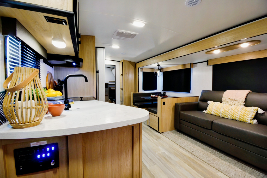 Say hello to "Wisdom"! Our 22 Radiance 28QD! Located near Table Rock Lake, Branson Missouri & Lake Of The Ozarks