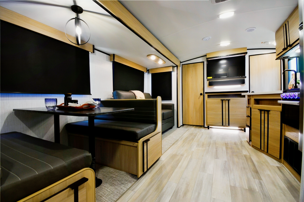 Say hello to "Wisdom"! Our 22 Radiance 28QD! Located near Table Rock Lake, Branson Missouri & Lake Of The Ozarks
