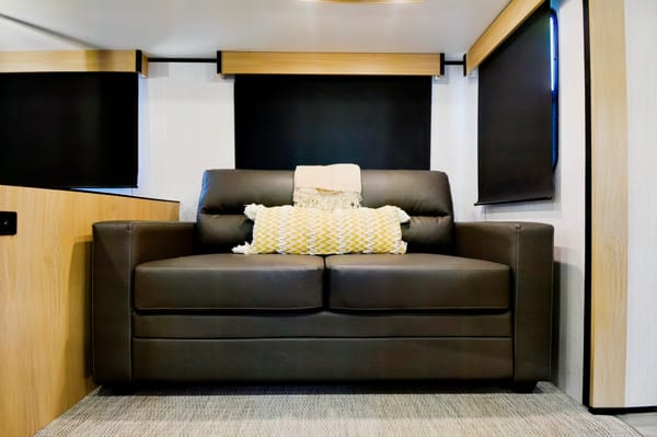 Say hello to "Wisdom"! Our 22 Radiance 28QD! Located near Table Rock Lake, Branson Missouri & Lake Of The Ozarks