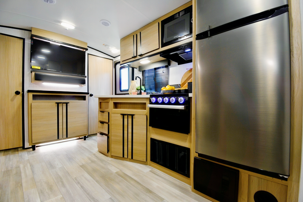 Say hello to "Wisdom"! Our 22 Radiance 28QD! Located near Table Rock Lake, Branson Missouri & Lake Of The Ozarks