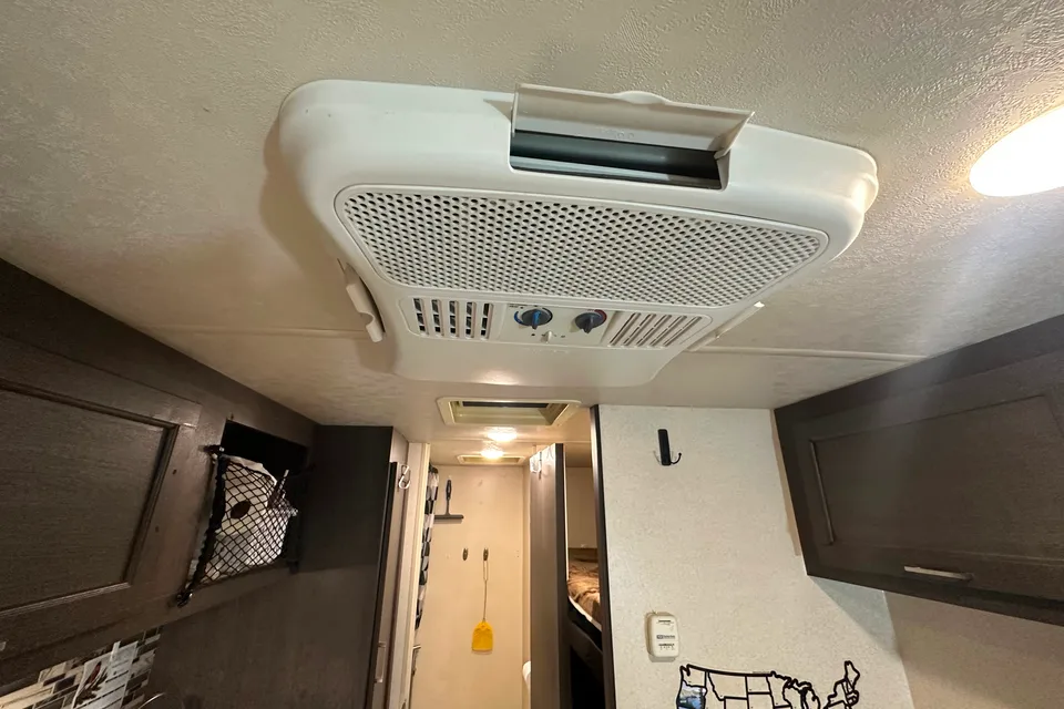 Muhanad's Forest River EVO Floorplan: 177BH Travel Trailer