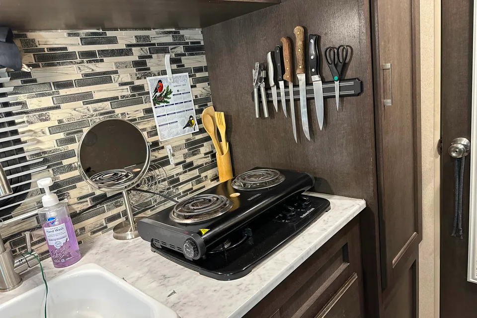 Muhanad's Forest River EVO Floorplan: 177BH Travel Trailer