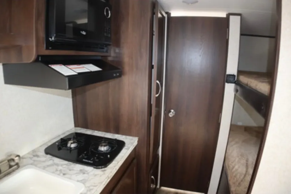 The Cozy Camp Cruiser – Jayco Jay Flight