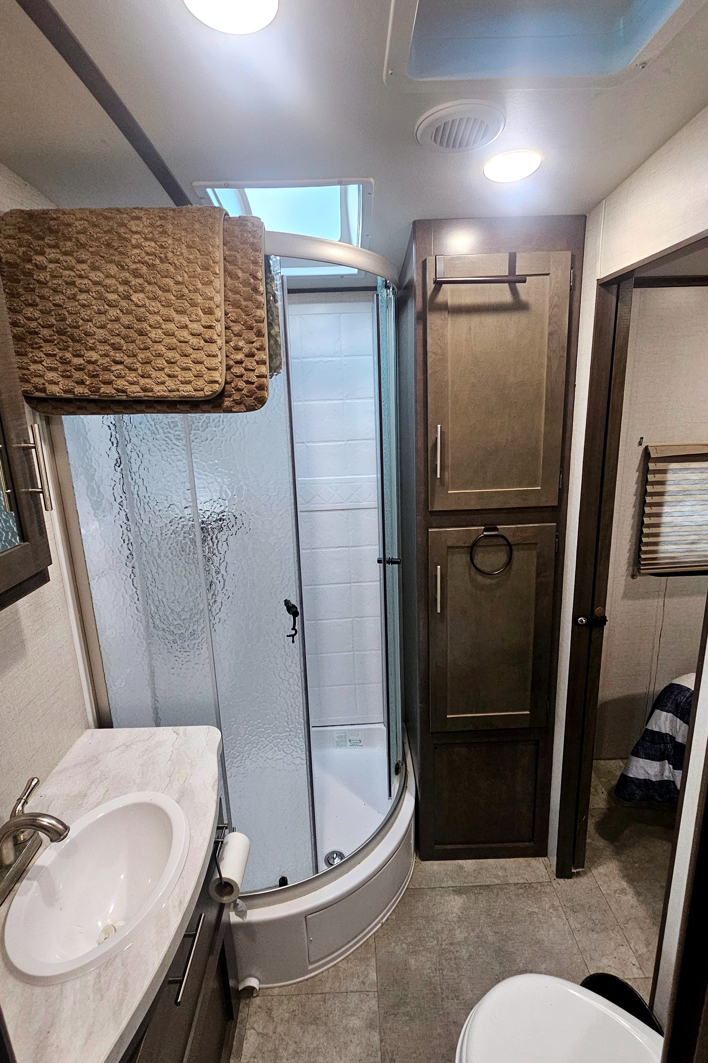 THE DELUXE Crossroads SUNSET TRAIL Travel Trailer