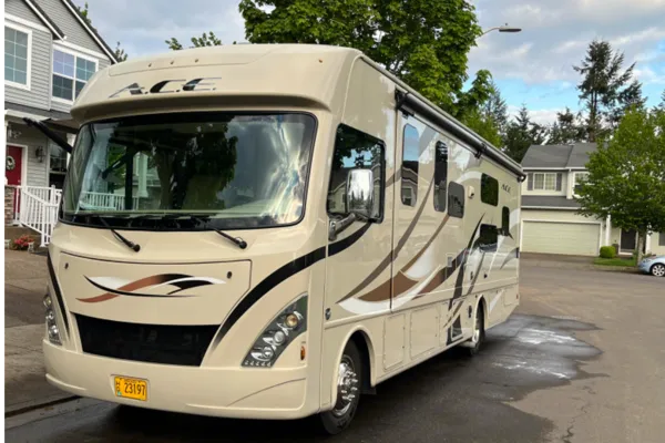 Richard’s Thor Motor Coach Ace Class A