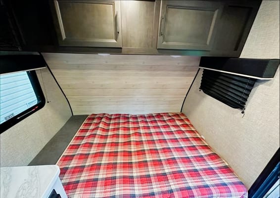 Donovan's Jayco Jay Flight SLX 7 154BH Travel Trailer - SUV Towable!