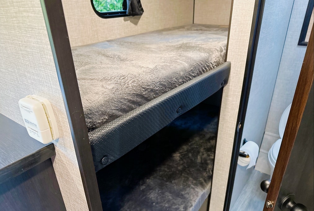 Donovan's Jayco Jay Flight SLX 7 154BH Travel Trailer - SUV Towable!
