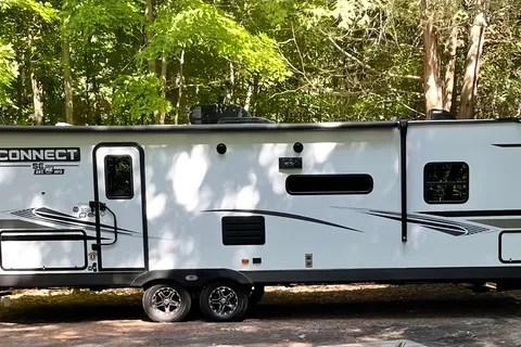 Bloom en Route Travel Trailer