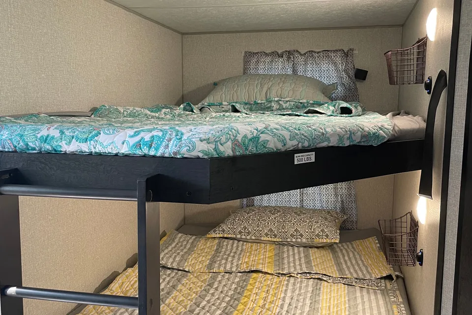 Bloom en Route Travel Trailer