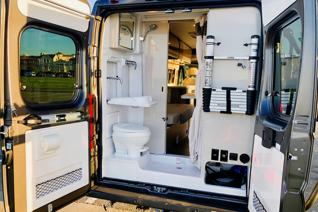 2021 Thor Motor Coach Sequence 20L Passionate Traveler