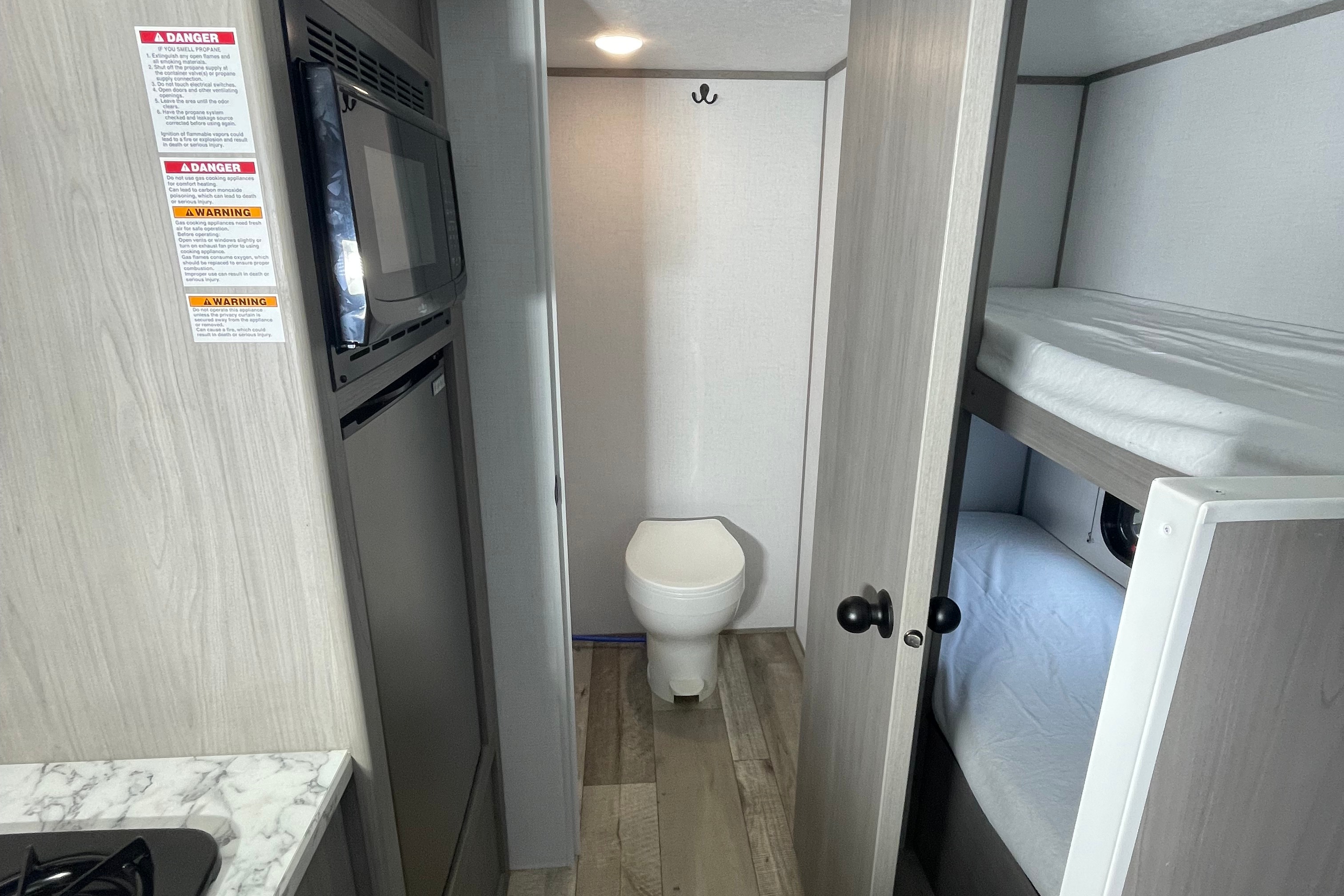 Your Gateway to Unforgettable Adventures! Coleman LANTERN LT 17B Travel Trailer