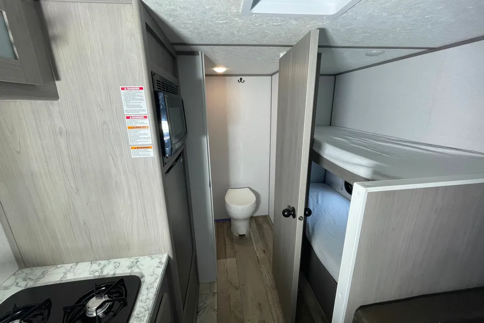 Your Gateway to Unforgettable Adventures! Coleman LANTERN LT 17B Travel Trailer