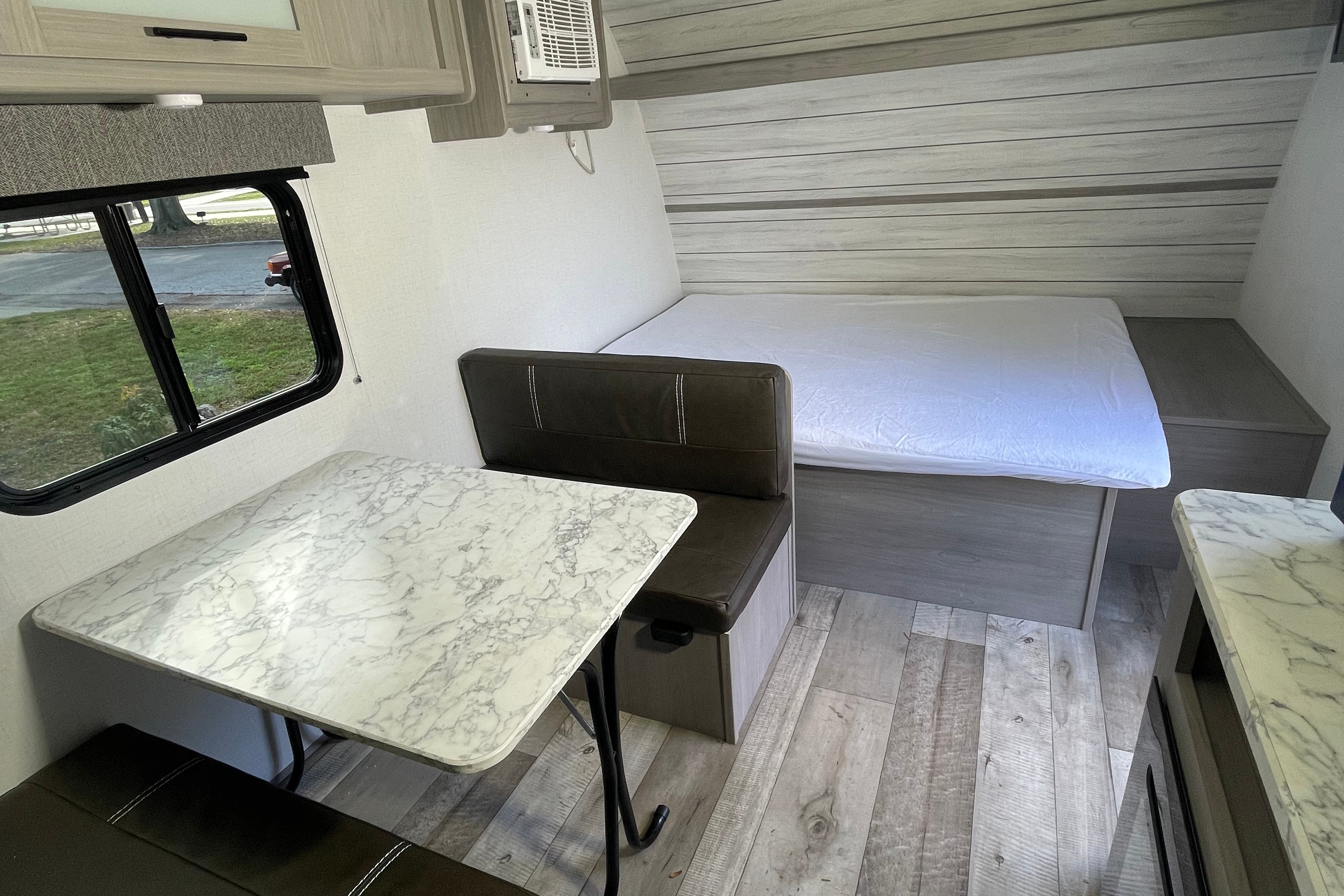 Your Gateway to Unforgettable Adventures! Coleman LANTERN LT 17B Travel Trailer