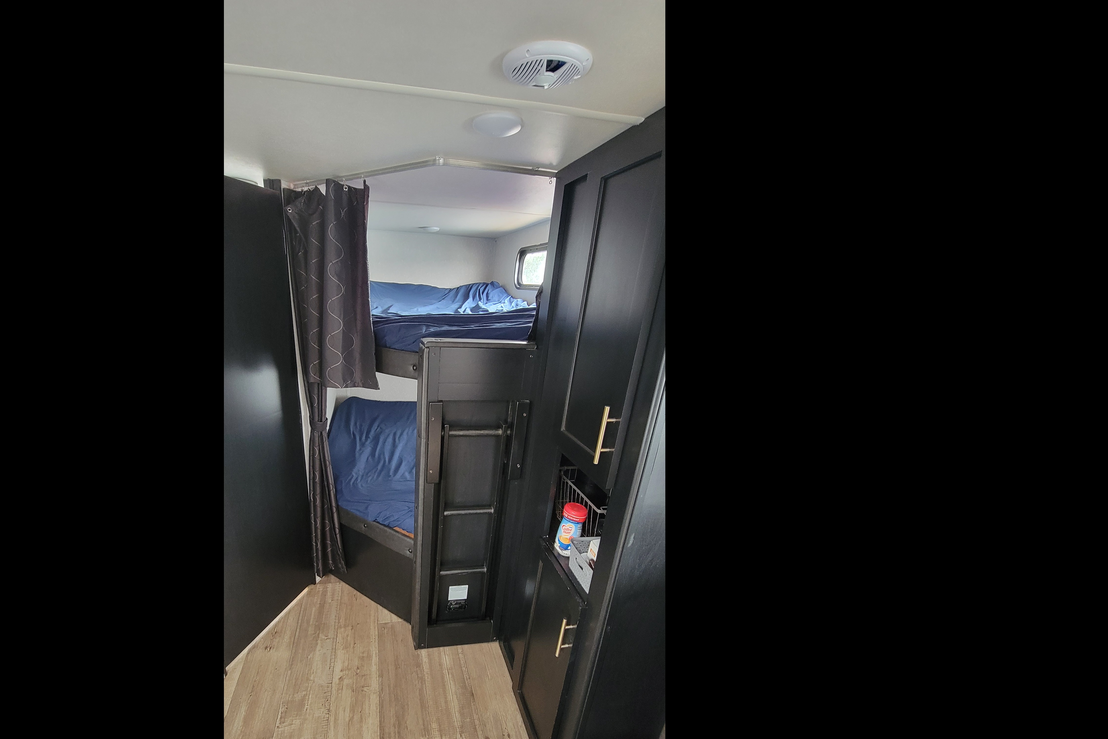 Ismael's 2022 Forest River RV Cherokee Grey Wolf 23DBH Cherokee Grey Wolf 23DBH Travel Trailer