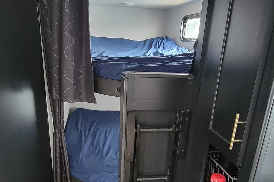 Ismael's 2022 Forest River RV Cherokee Grey Wolf 23DBH Cherokee Grey Wolf 23DBH Travel Trailer