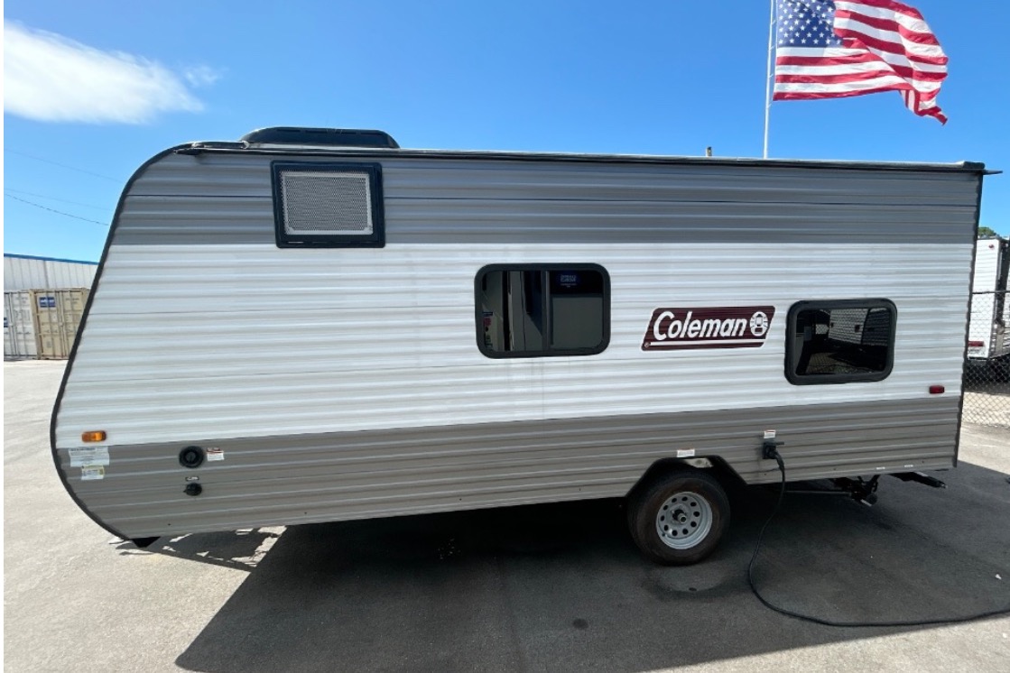 Maryana's Coleman Coleman lantern LT Travel Trailer